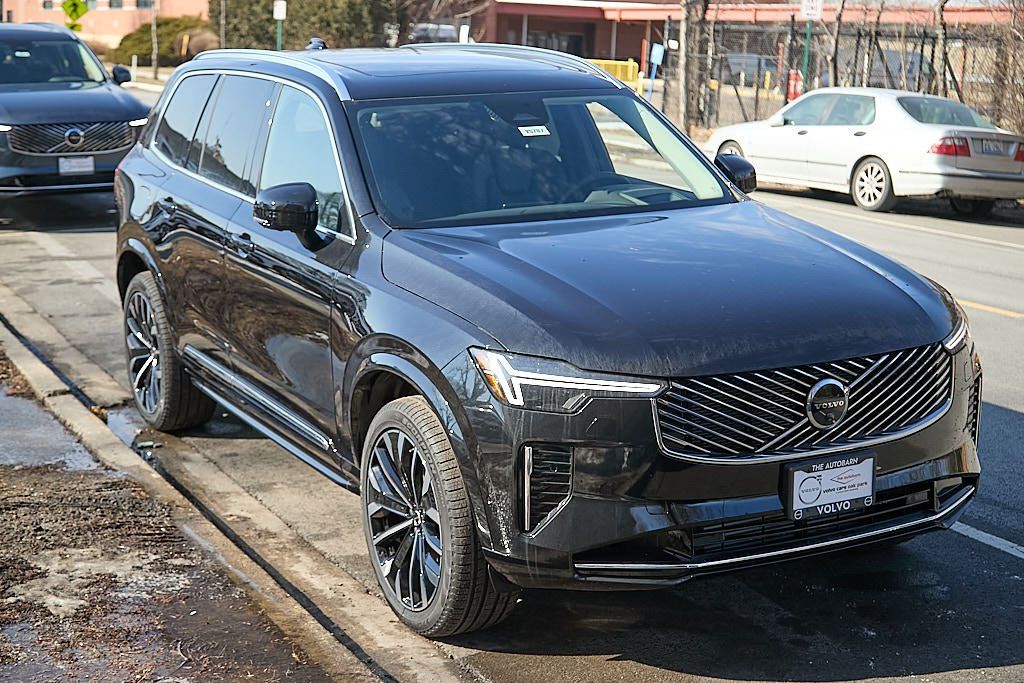 2026 VOLVO XC90 - Image 3