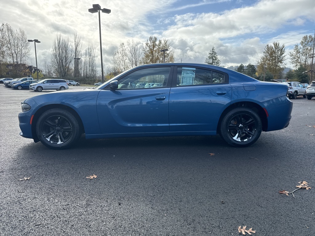 2021 Dodge Charger SXT photo 4