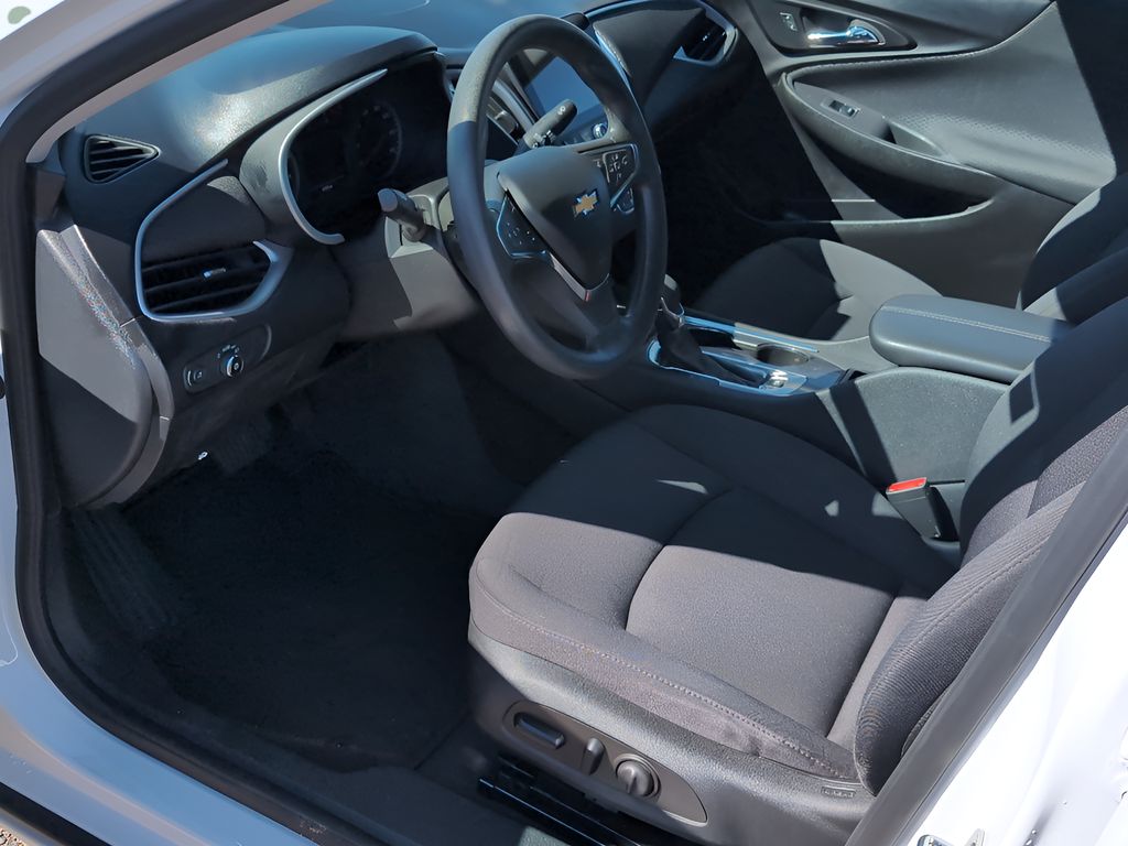 2023 Chevrolet Malibu 1LT photo 9