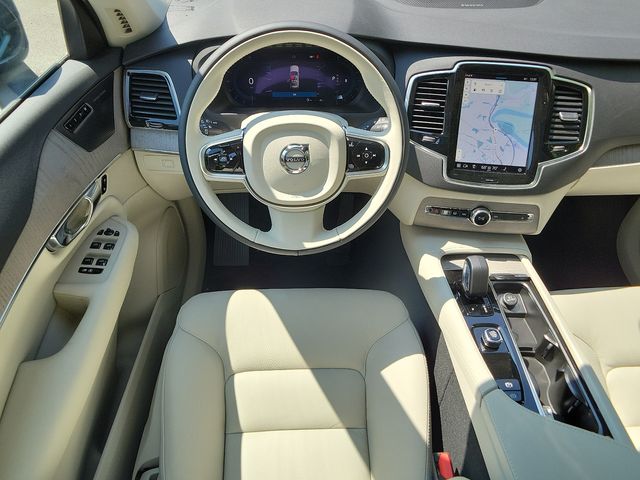2025 Volvo XC90 AWD Plus photo 7