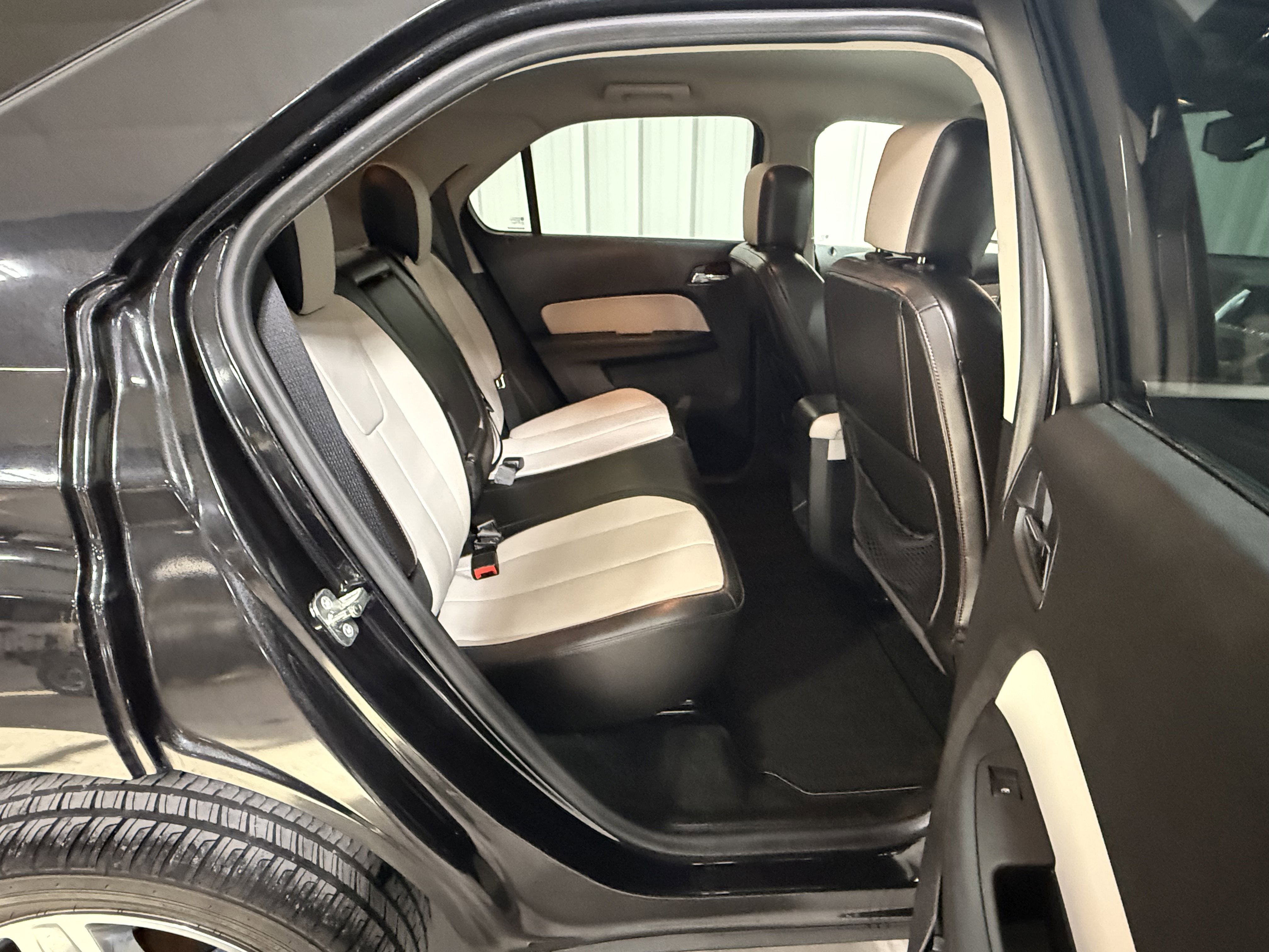 2015 Chevrolet Equinox LTZ photo 2