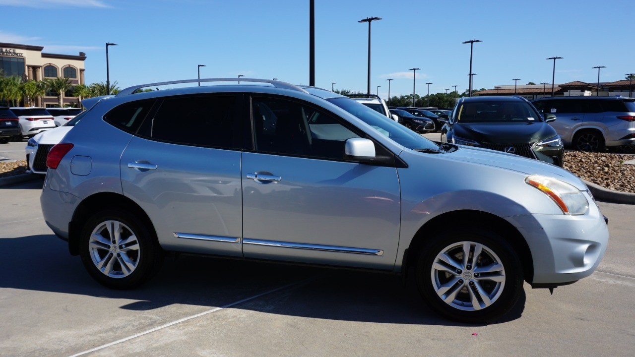 2013 Nissan Rogue SV photo 4