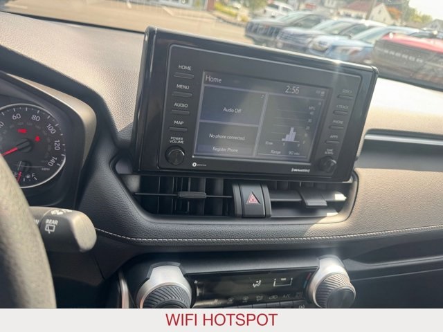 2022 Toyota RAV4 LE photo 12