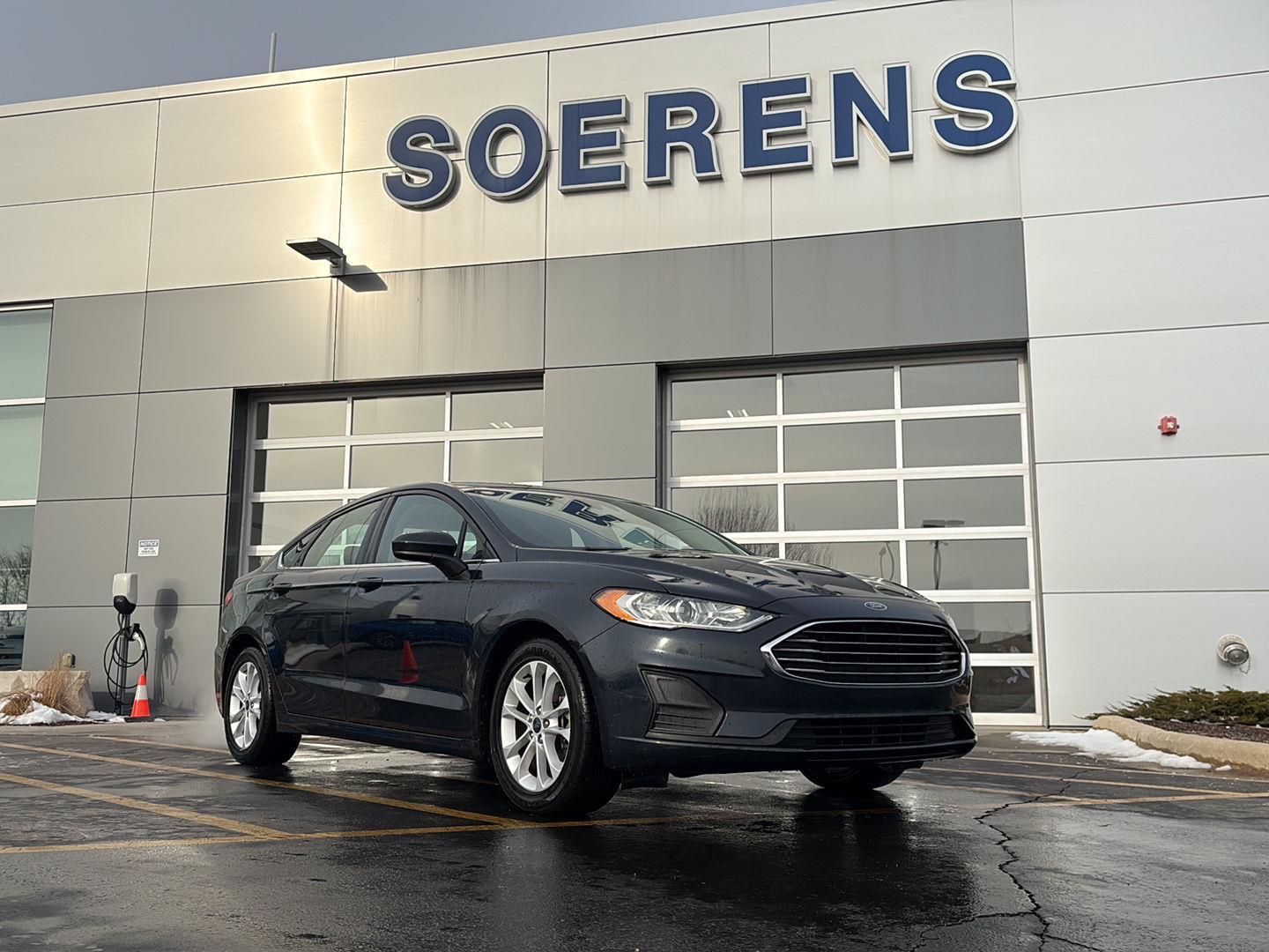 2020 Ford Fusion SE's photo