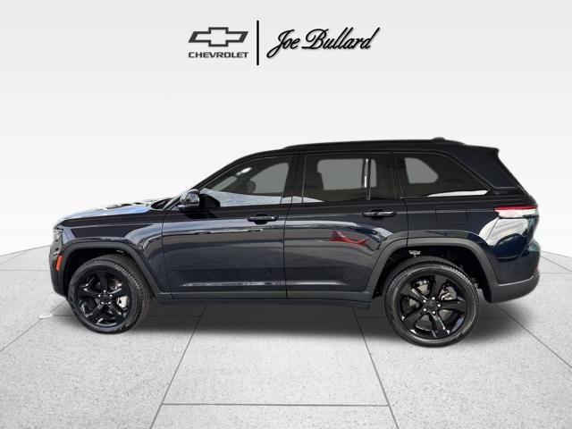2024 Jeep Grand Cherokee Limited photo 3