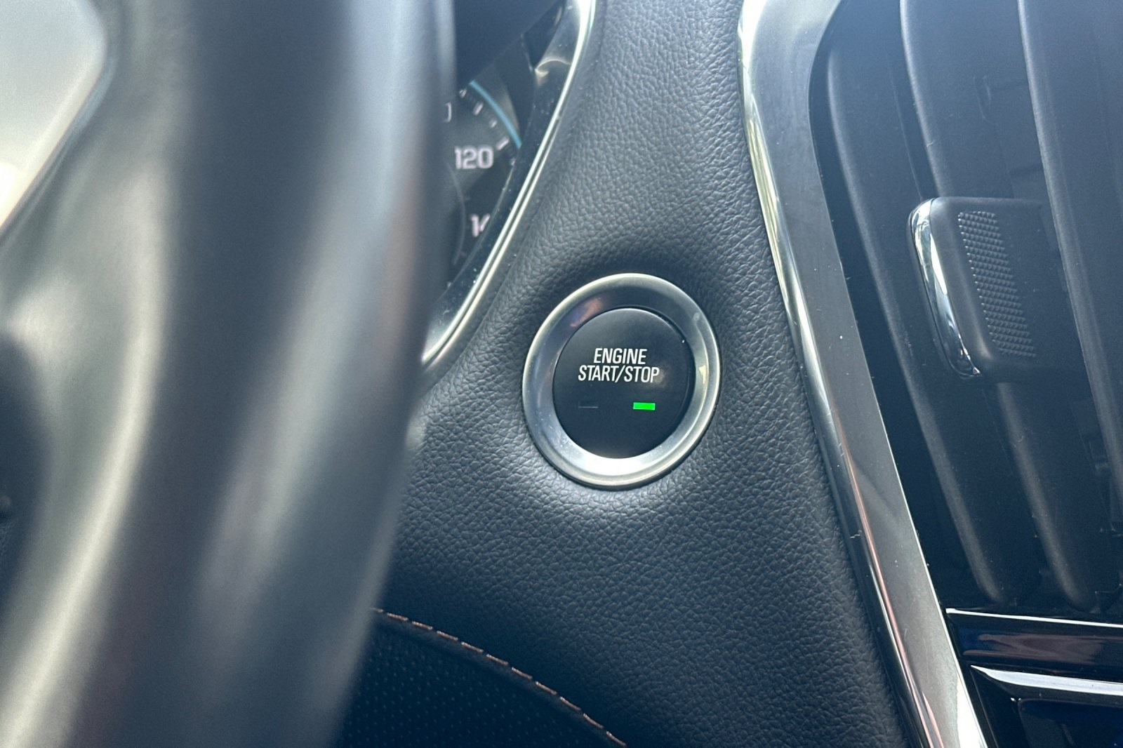 2020 Chevrolet Traverse Premier photo 27