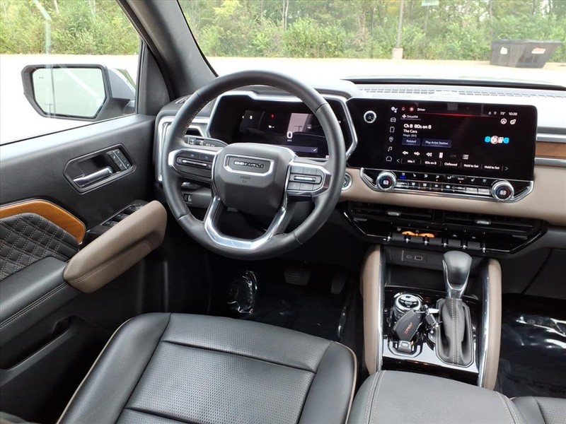 2023 Gmc Canyon Denali photo 11