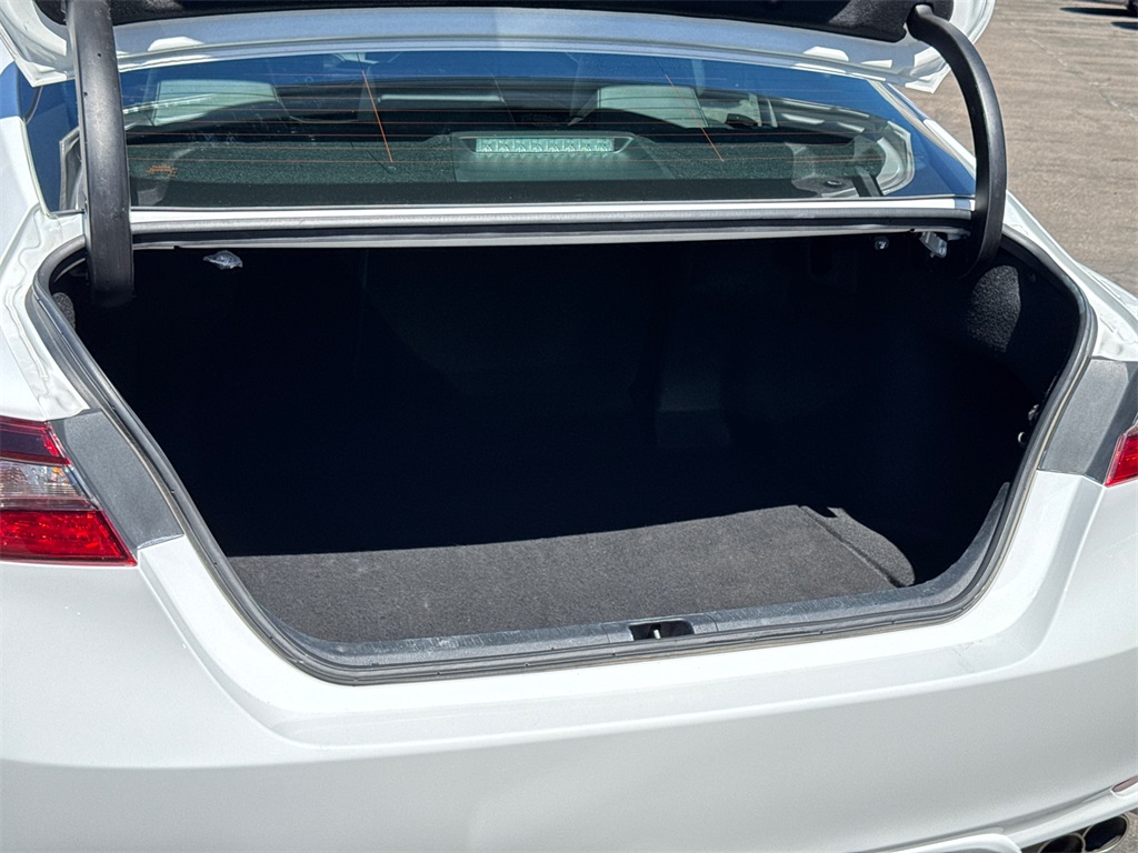 2022 Toyota Camry SE photo 9
