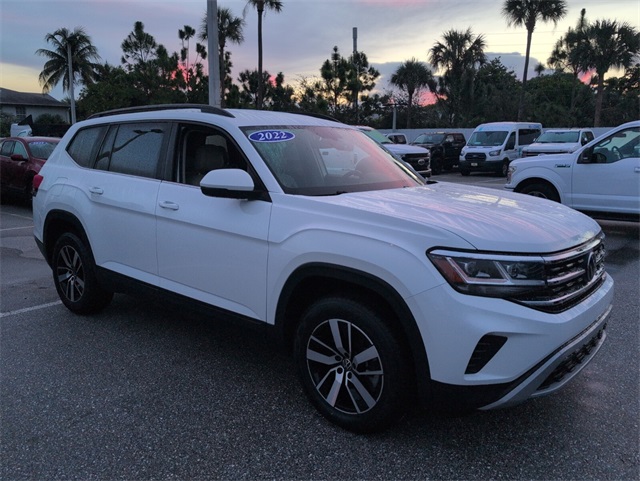 2022 Volkswagen Atlas SE photo 2