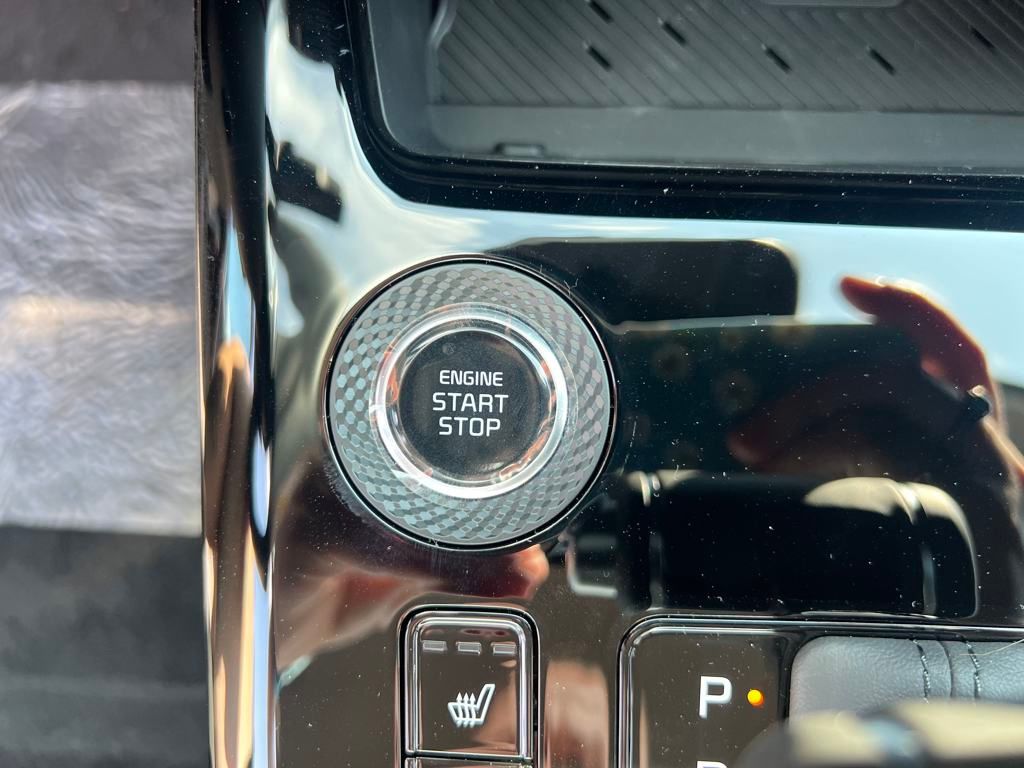 2025 Kia Niro EX photo 15
