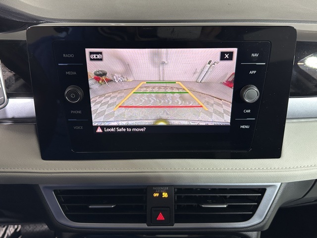 2025 Volkswagen Taos SEL photo 24