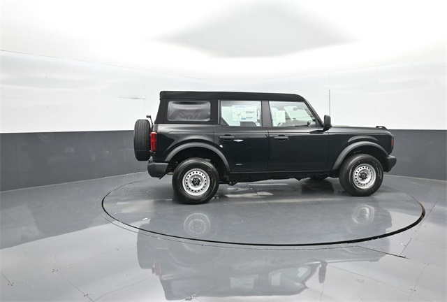 2025 Ford Bronco Base photo 5