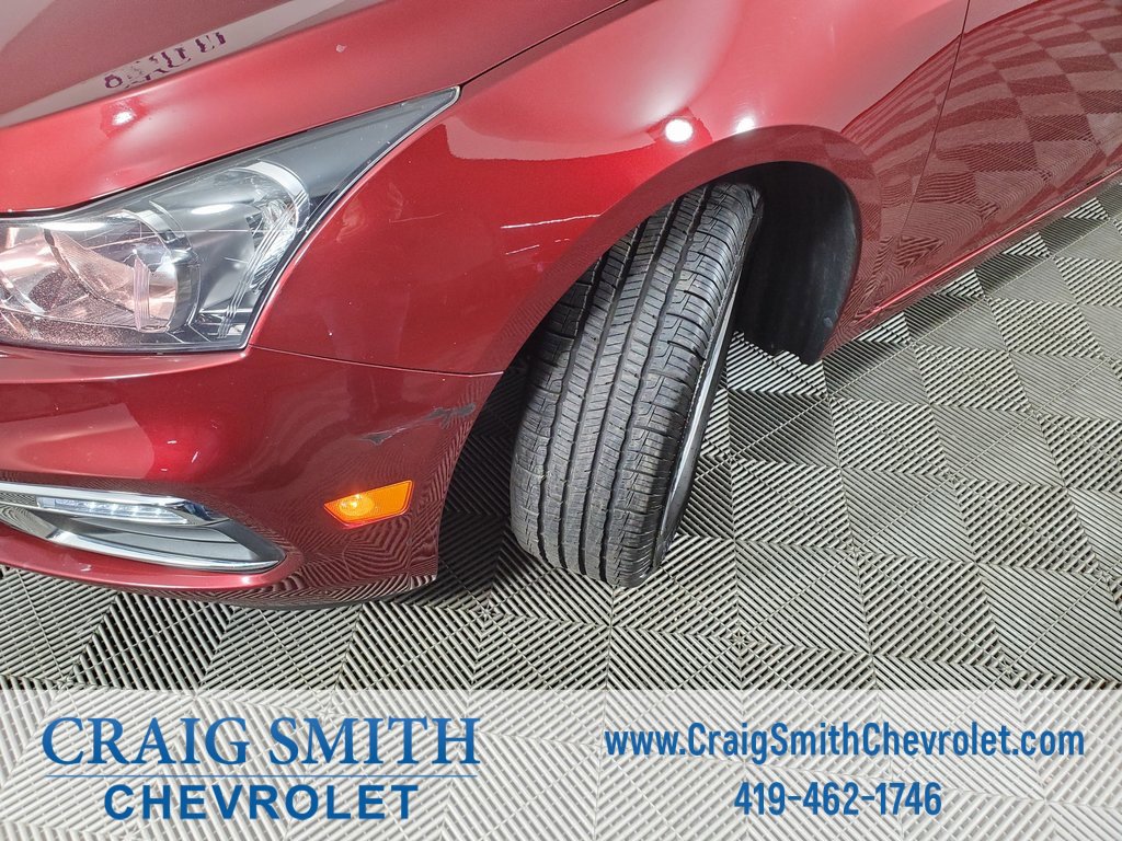 2016 Chevrolet Cruze LT photo 2