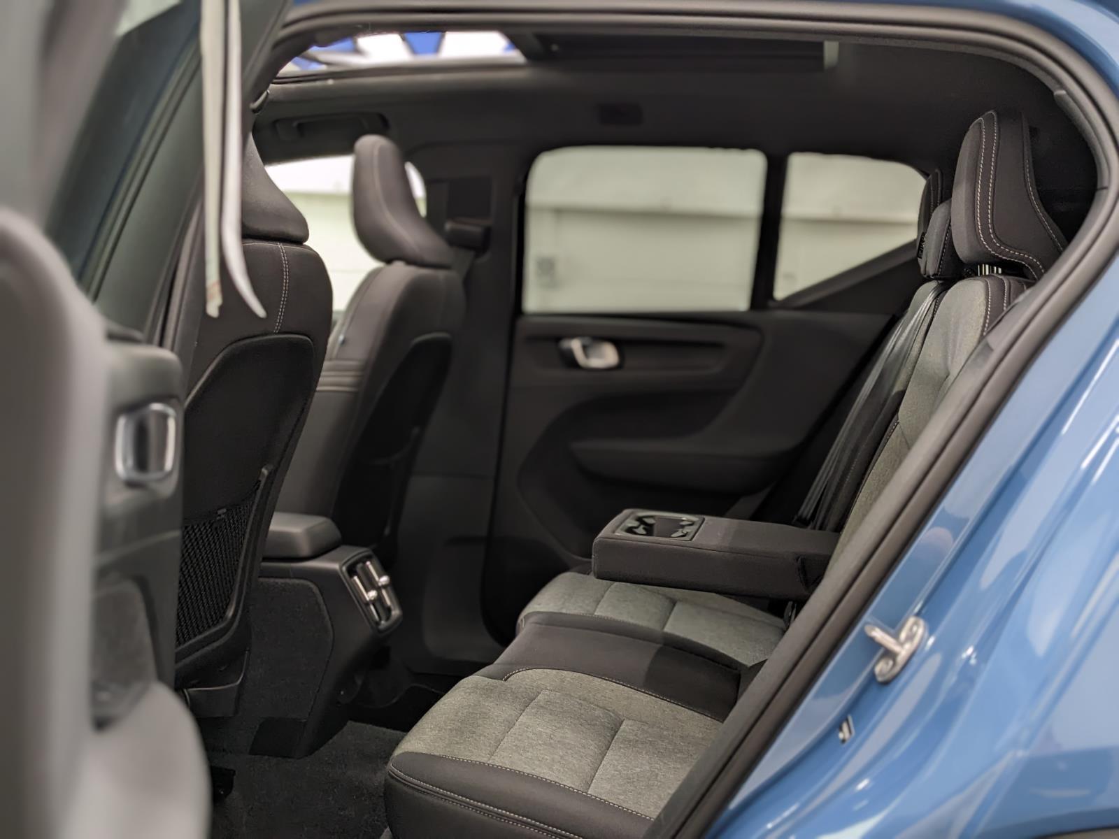2024 Volvo XC40 Core photo 11