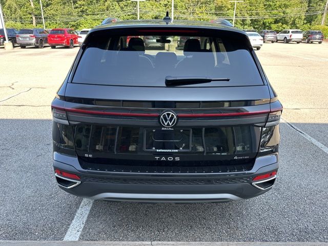 2025 Volkswagen Taos SE photo 6