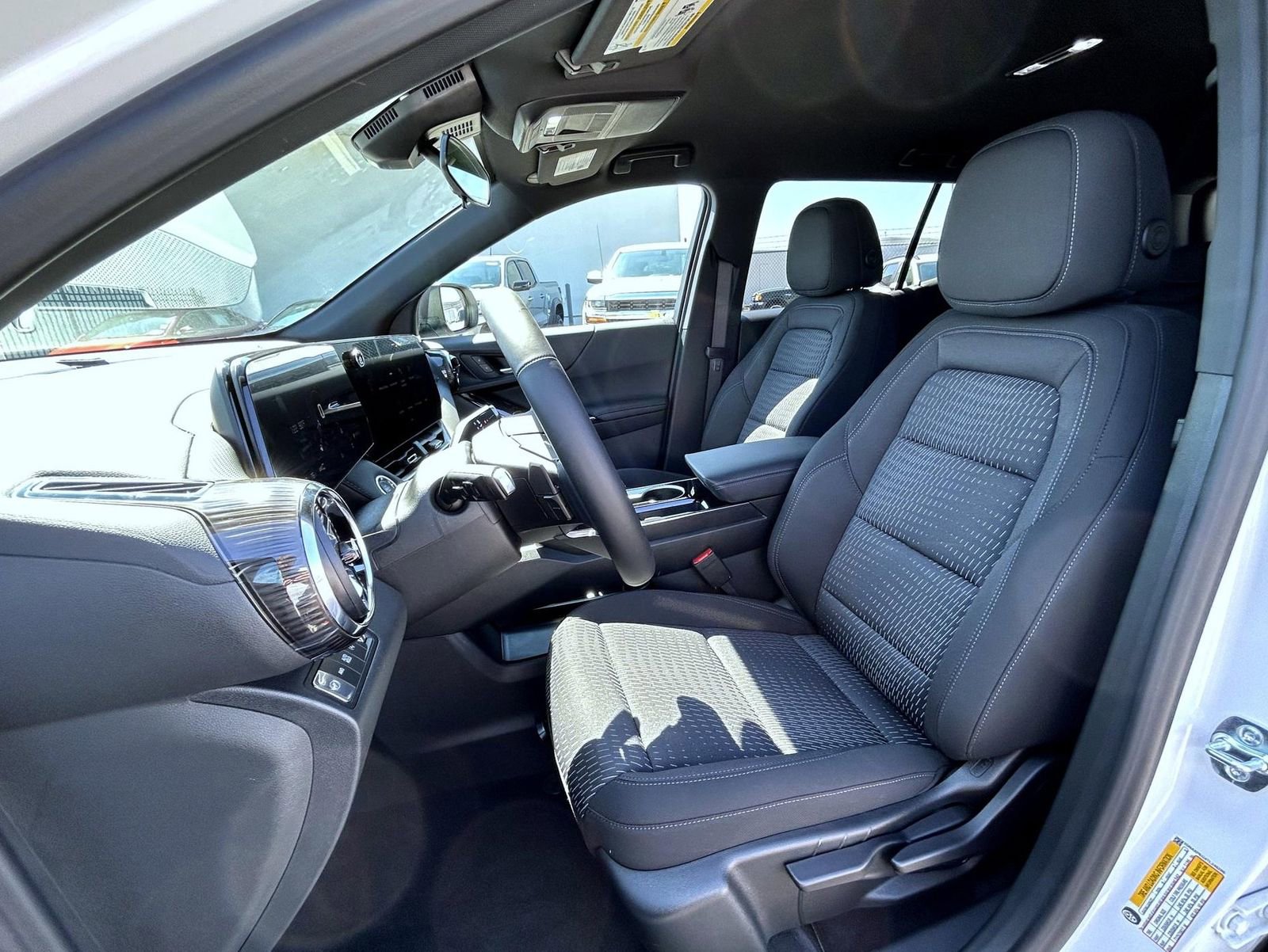 2026 Chevrolet Equinox LT photo 4