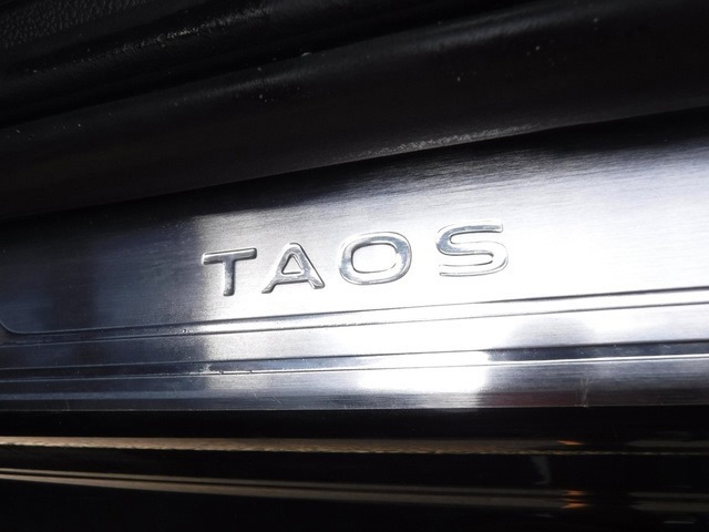2024 Volkswagen Taos SE photo 11