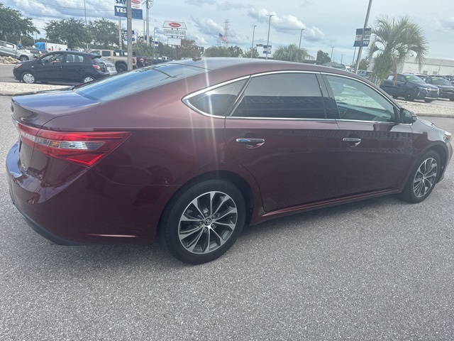 2016 Toyota Avalon Limited photo 3