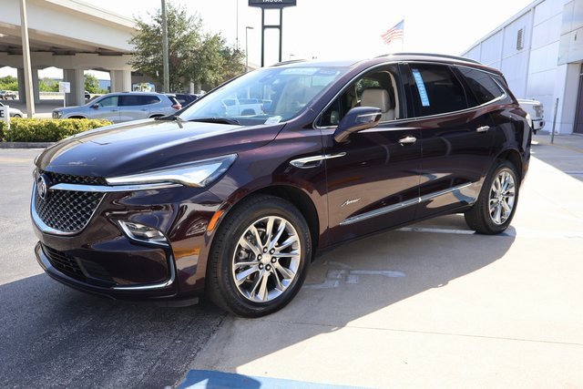 2022 Buick Enclave Avenir photo 3
