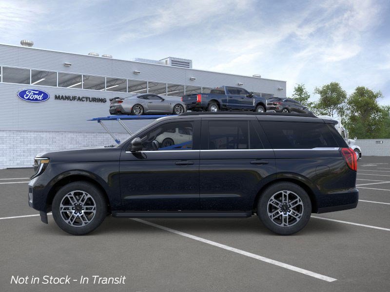 2025 Ford Expedition photo 3