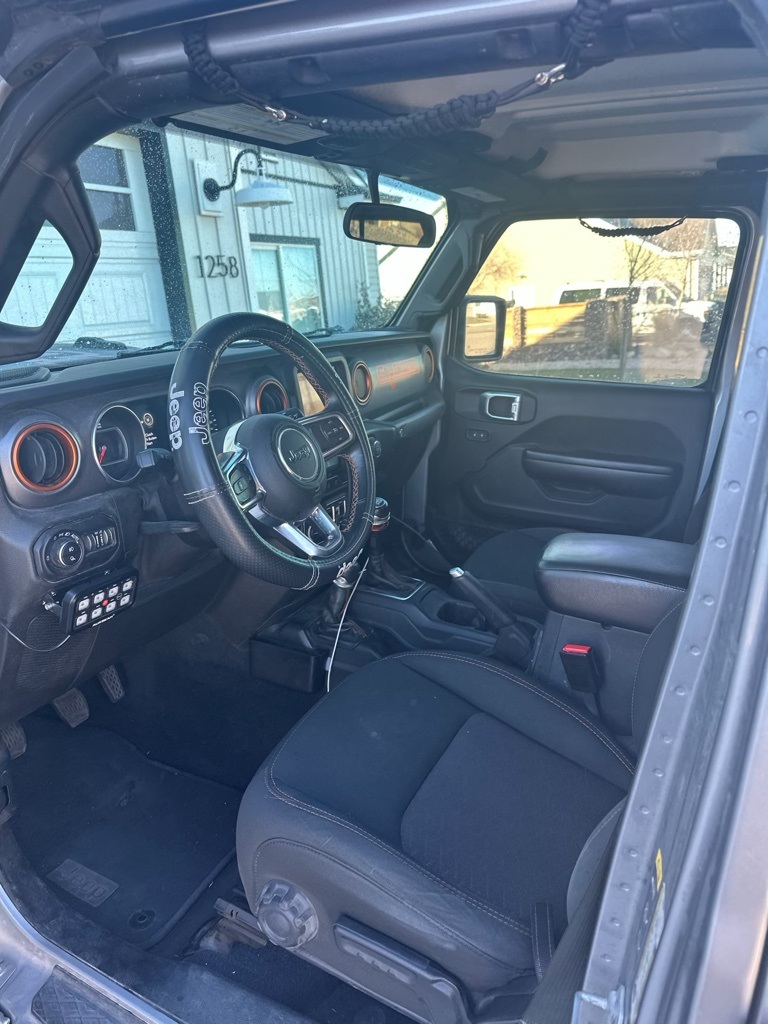 2021 Jeep Gladiator Mojave photo 2