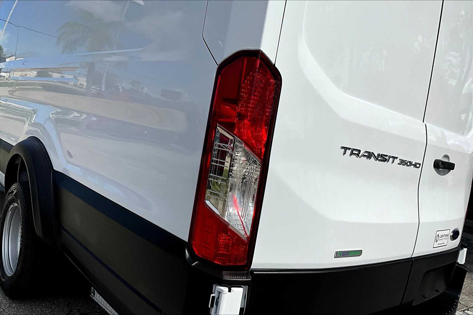 2022 Ford Transit photo 21