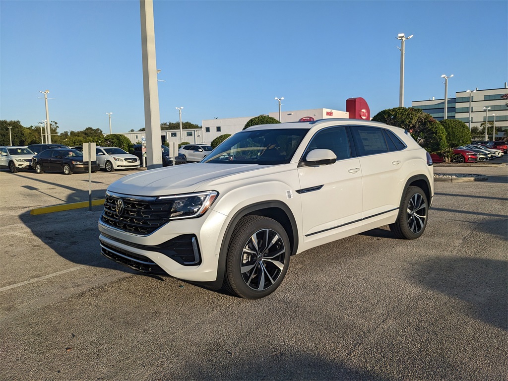 2026 Volkswagen Atlas Cross Sport SEL Premium R-Line photo 2