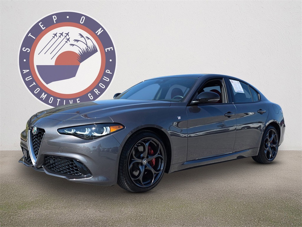 2024 Alfa Romeo Giulia Ti photo 2