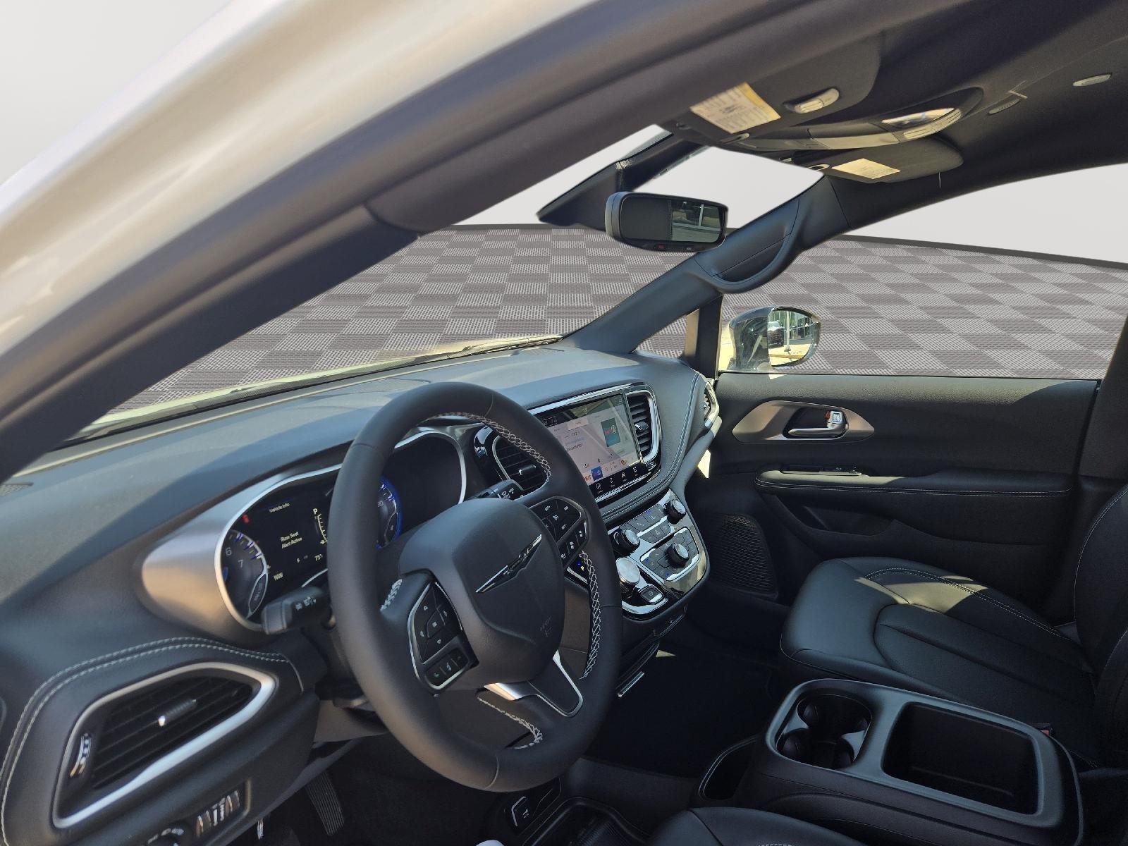 2026 Chrysler Pacifica photo 8