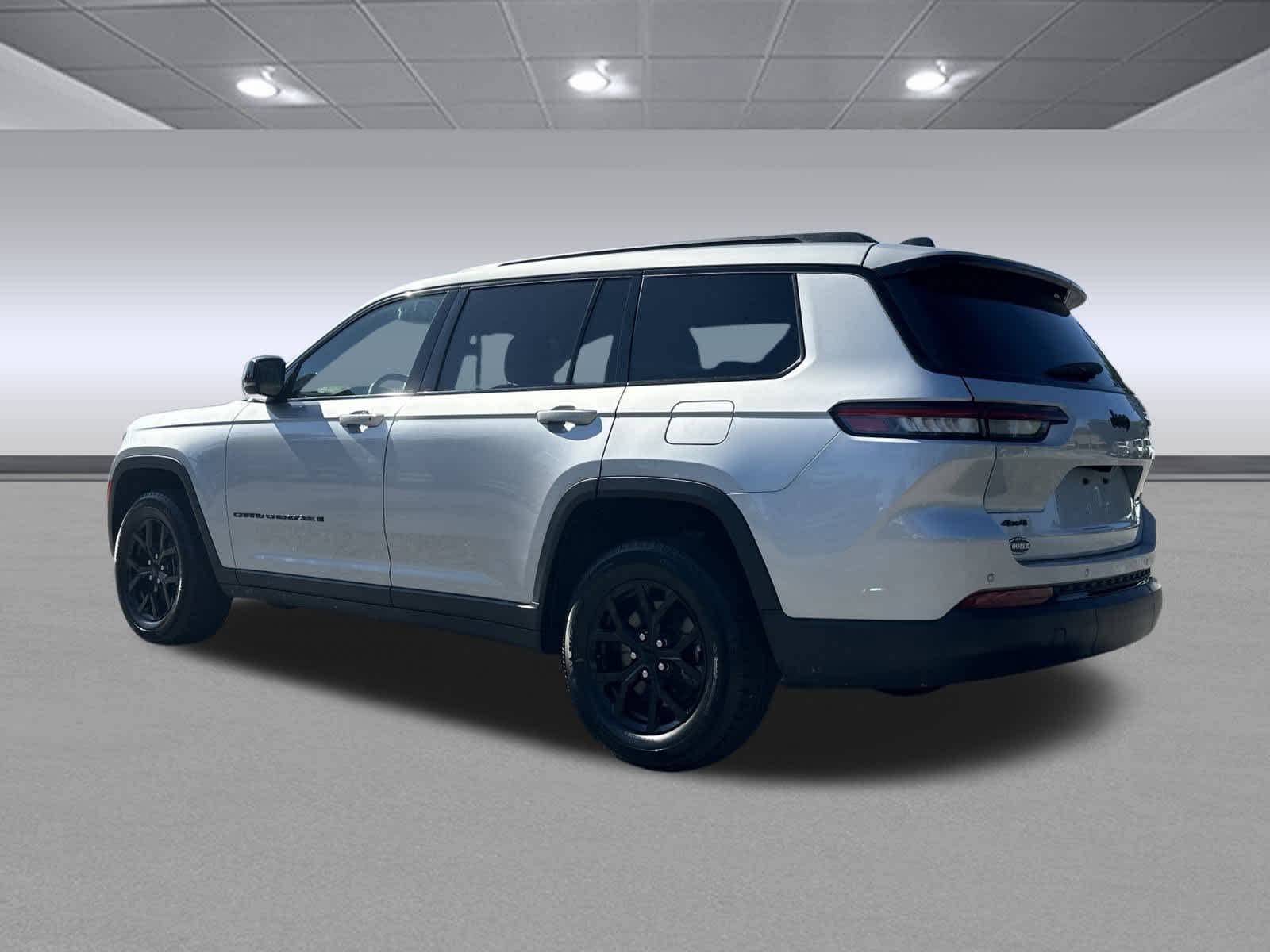 2024 Jeep Grand Cherokee Altitude photo 5