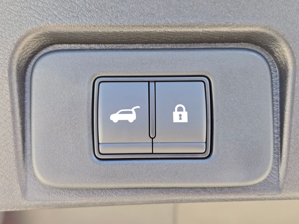 2026 Nissan Rogue SV photo 10