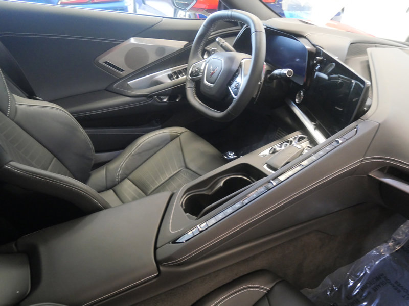 2024 Chevrolet Corvette Stingray 2LT photo 17