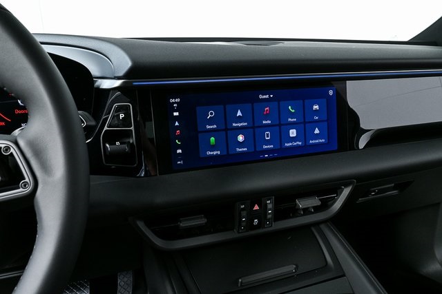 2025 Porsche Macan Electric photo 12