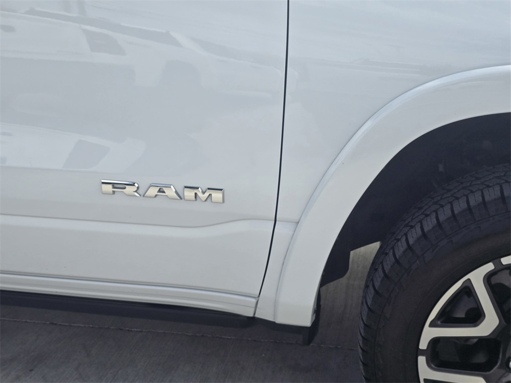2025 Ram 1500 Laramie photo 12