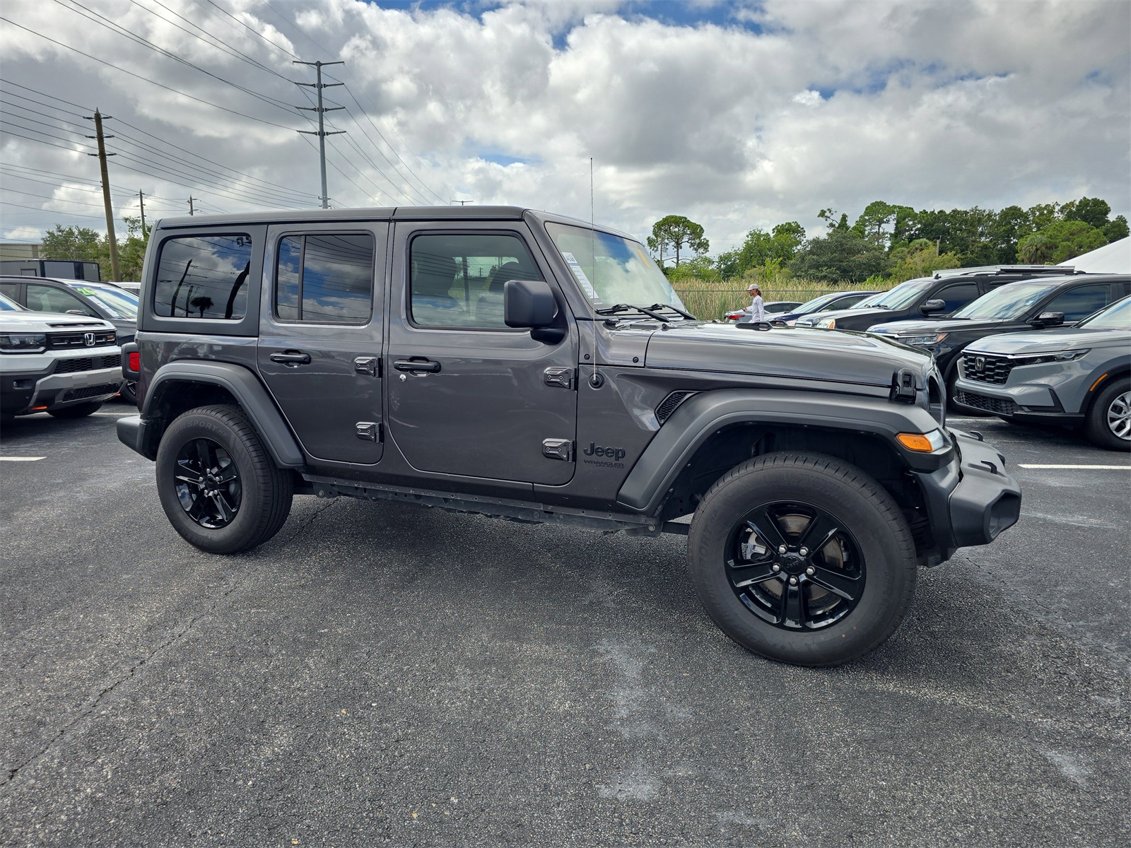 2022 Jeep Wrangler Unlimited Sport Altitude photo 2