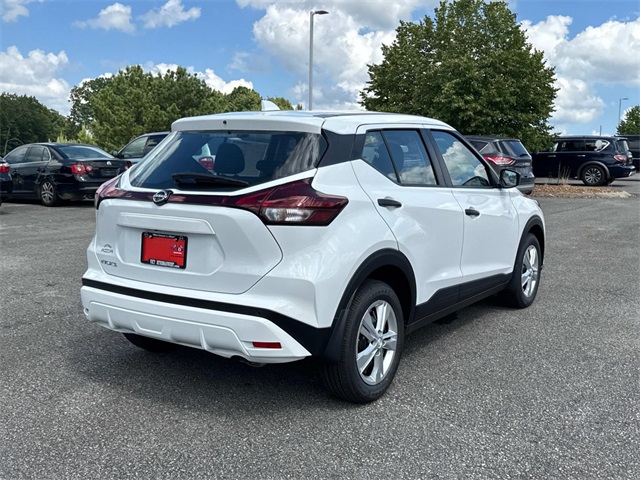 2025 Nissan Kicks Play S photo 4