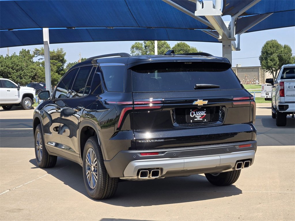 2026 Chevrolet Traverse photo 3