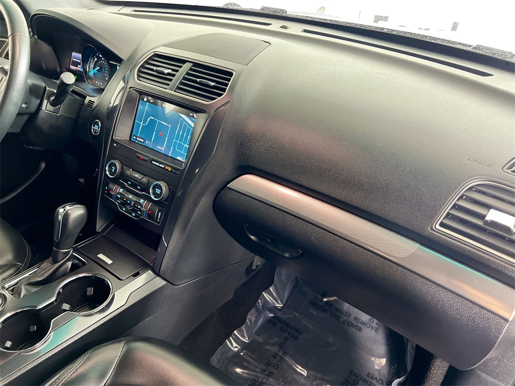 2019 Ford Explorer XLT photo 25