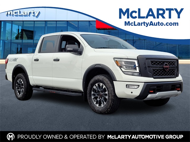 2024 Nissan Titan PRO-4X's photo