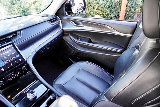 Used 2023 Black Jeep Limited image 20