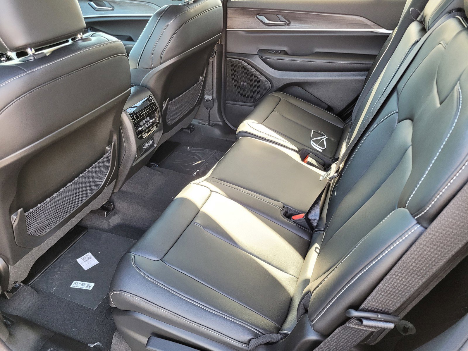 2025 Jeep Grand Cherokee Limited photo 3