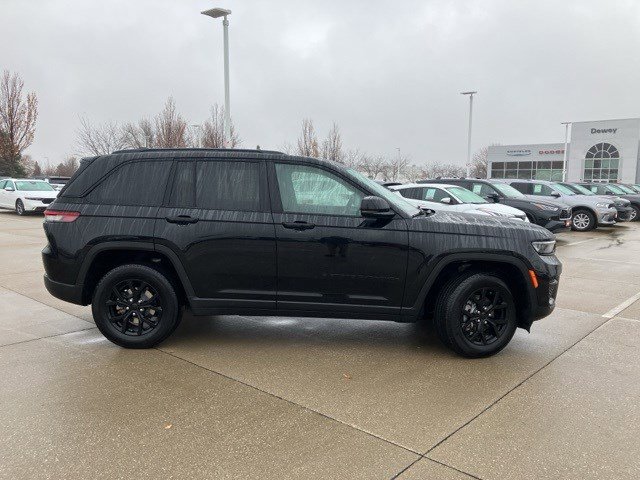 2024 Jeep Grand Cherokee Altitude X photo 3