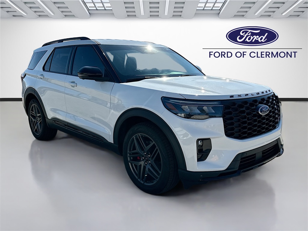 2025 Ford Explorer ST's photo
