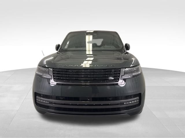 2025 Land Rover Range Rover SE photo 3