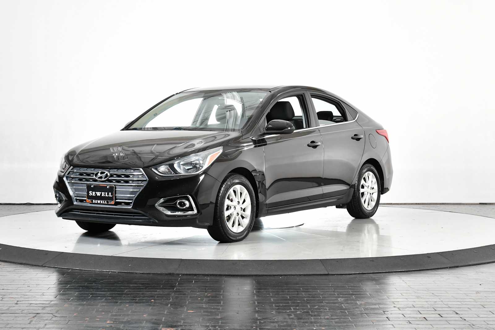 2020 Hyundai Accent SEL's photo