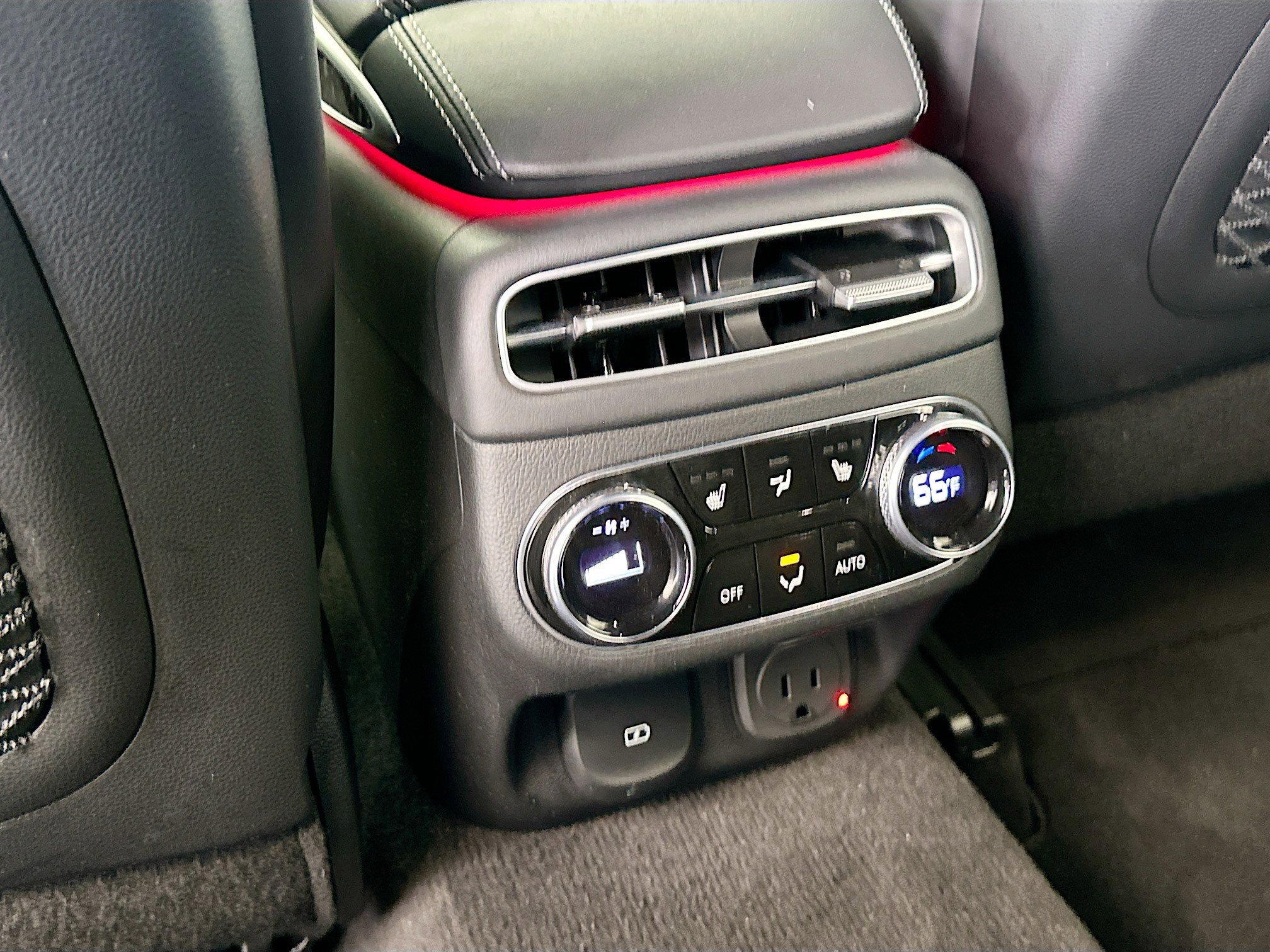 2022 Genesis GV70 3.5T Sport photo 24