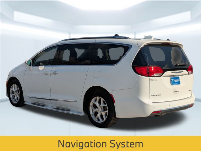 2020 Chrysler Pacifica Limited photo 3