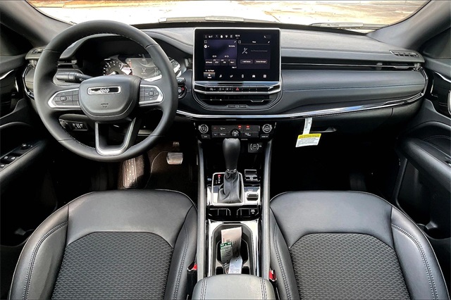 2026 Jeep Compass Latitude Altitude photo 3