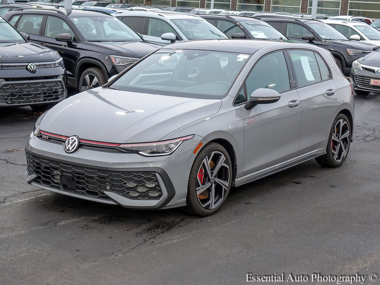 2025 VOLKSWAGEN GTI - Image 2