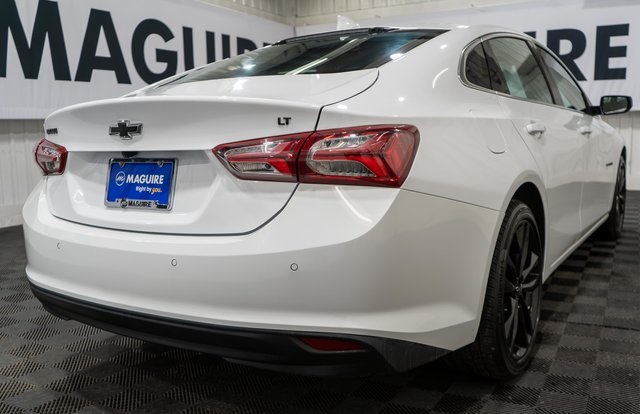 2025 Chevrolet Malibu 1LT photo 2